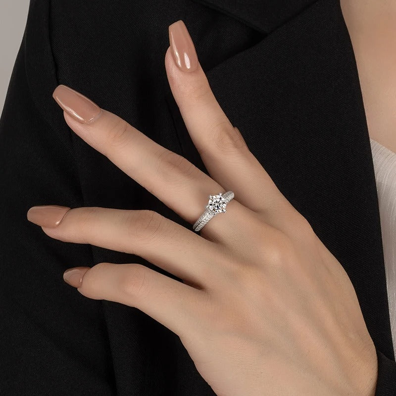 Women’s premium moissanite ring